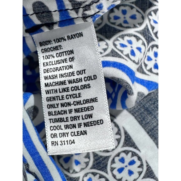 Crown & Ivy Womens‎ Tops Sz XS Navy Blue Floral Lace Trim Split Neck 3/4 Sleeves - Picture 7 of 7